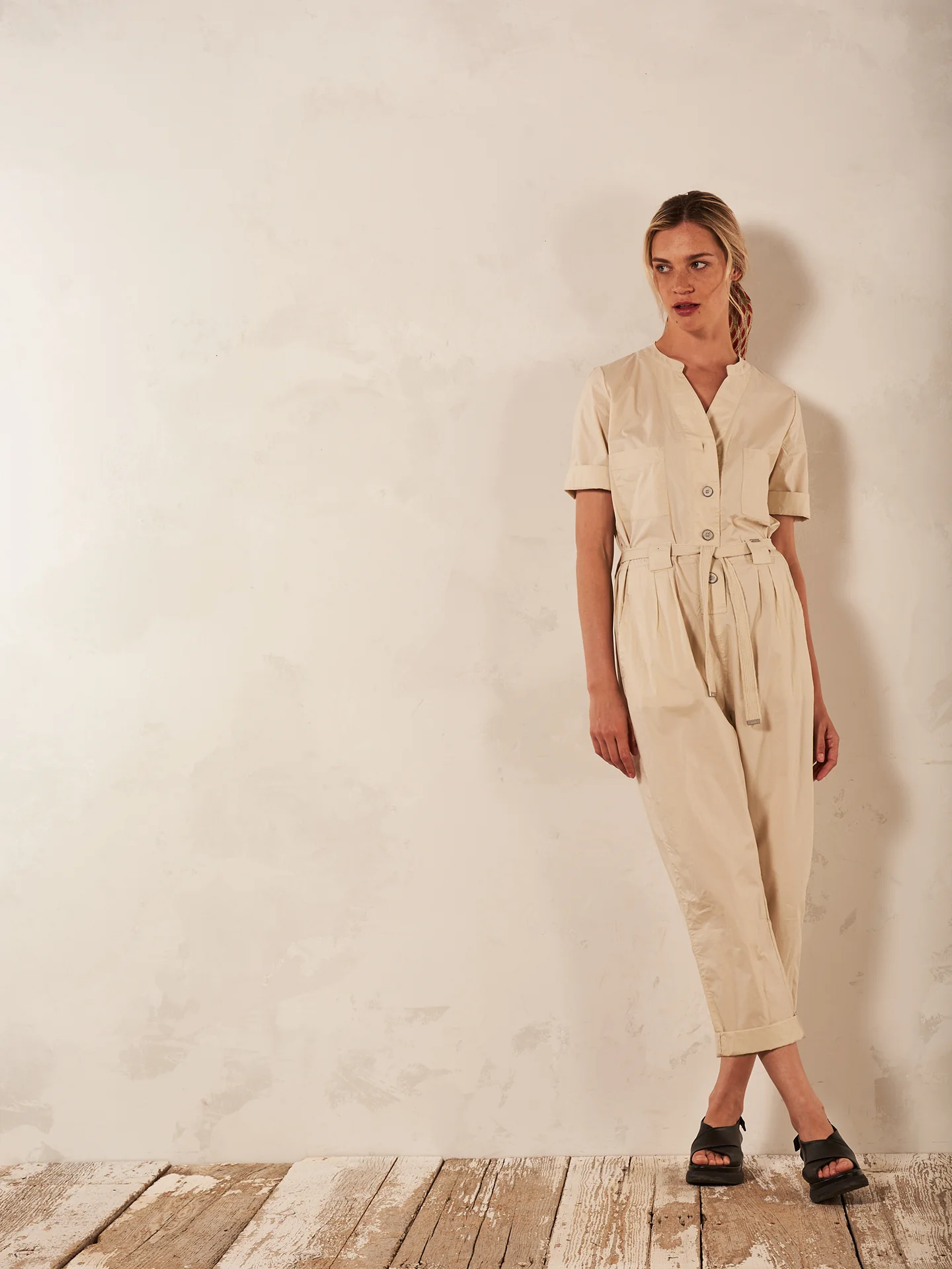 Jumpsuit mit Gürtel - Image 9