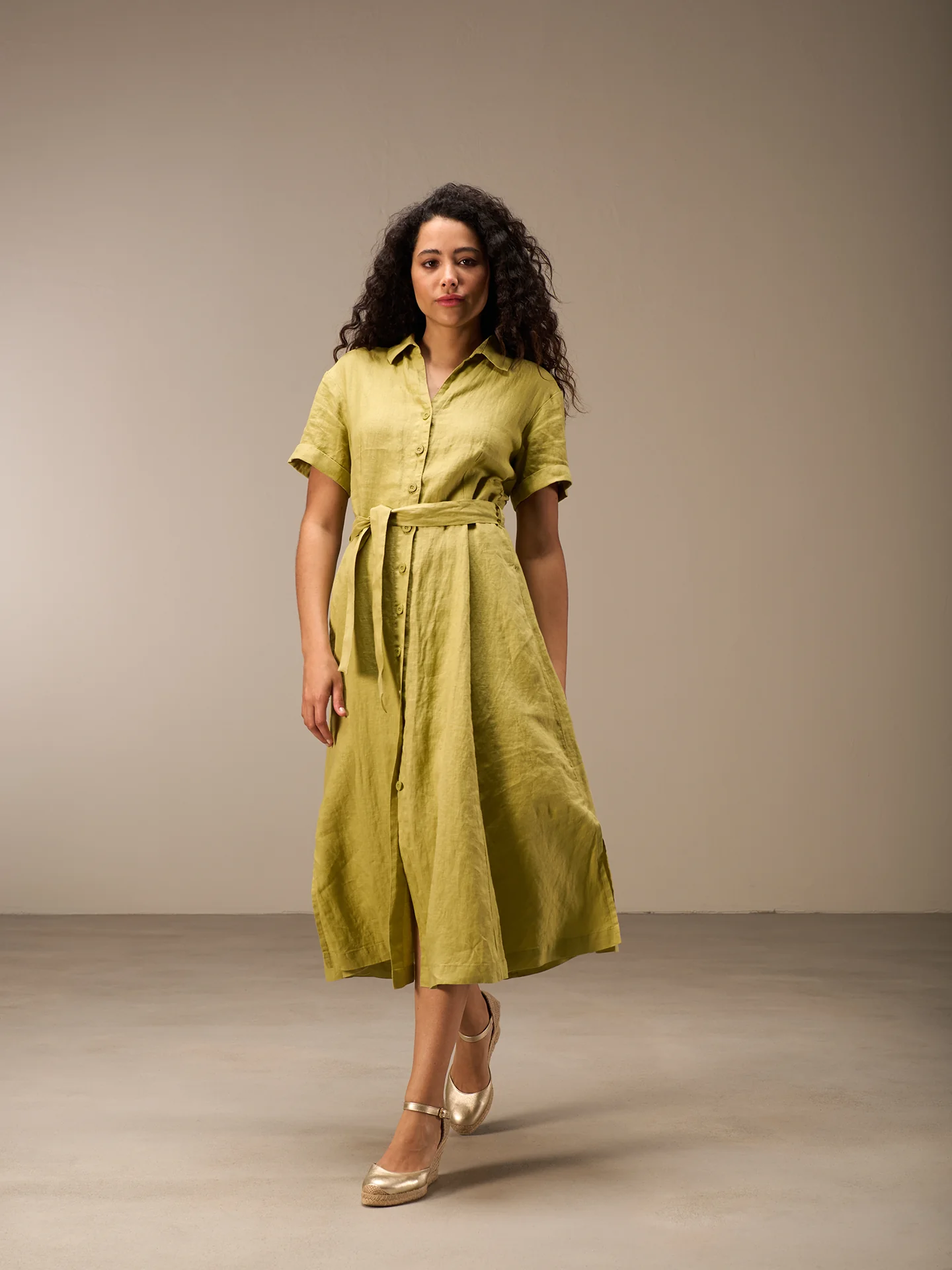 Kleid mit Knopfverschluss
