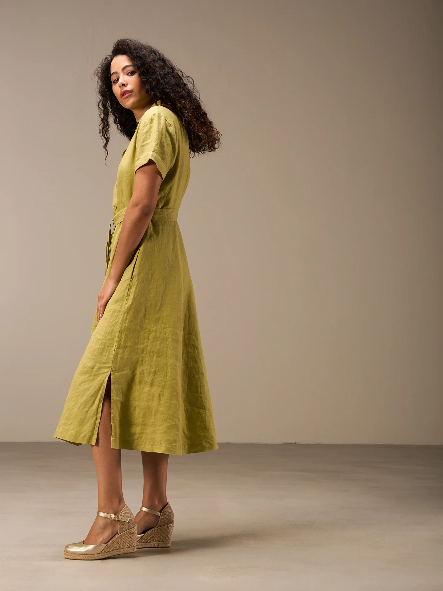 Kleid mit Knopfverschluss - Image 3