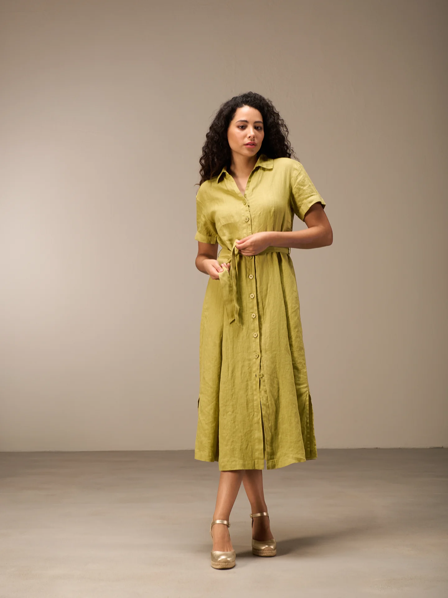 Kleid mit Knopfverschluss - Image 5