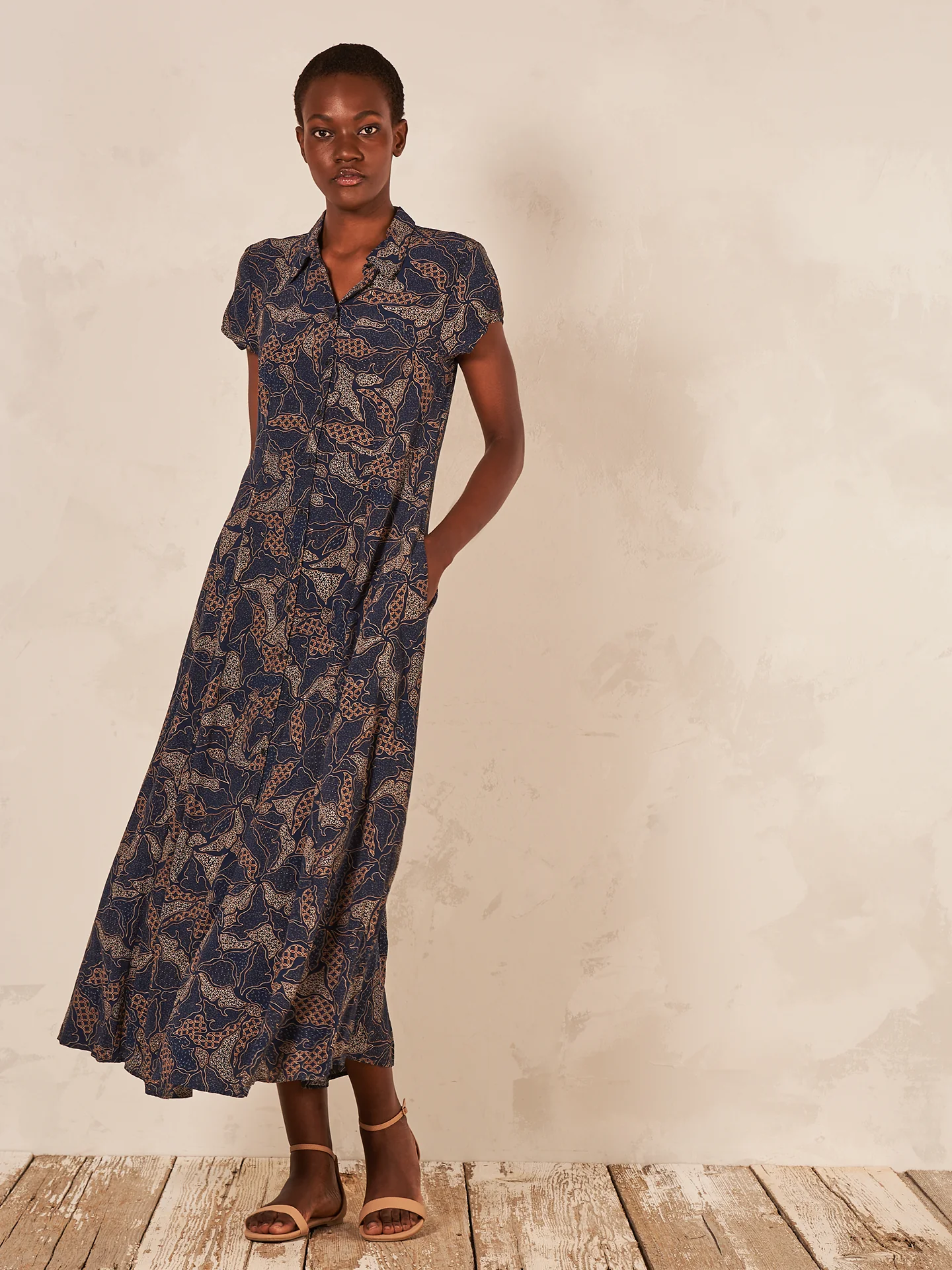 Kleid mit Kragen - Image 6