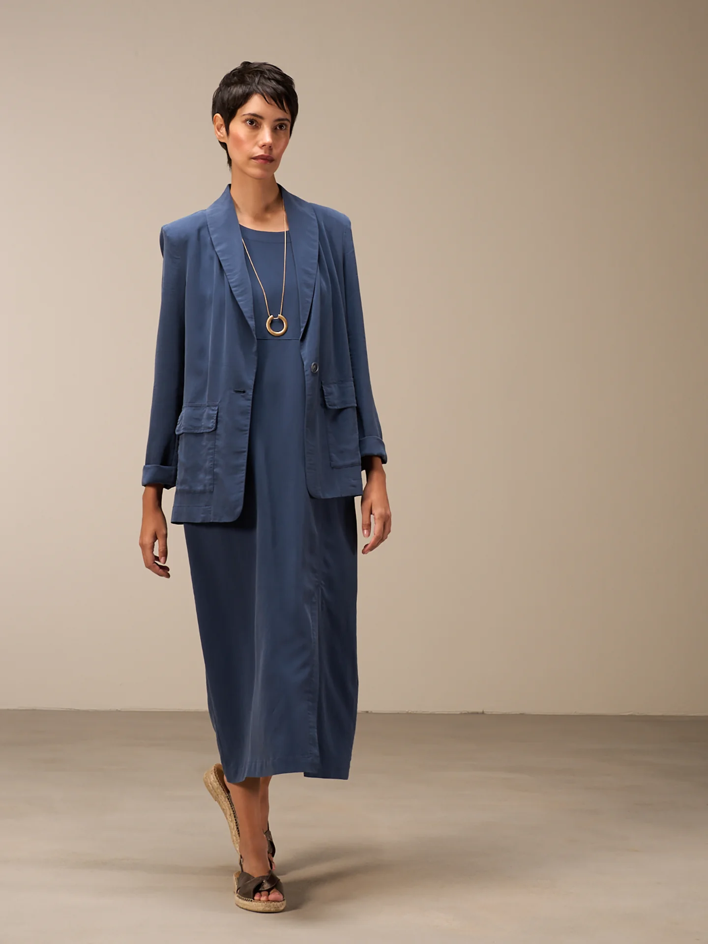 Kleid mit Rundhals - Image 10