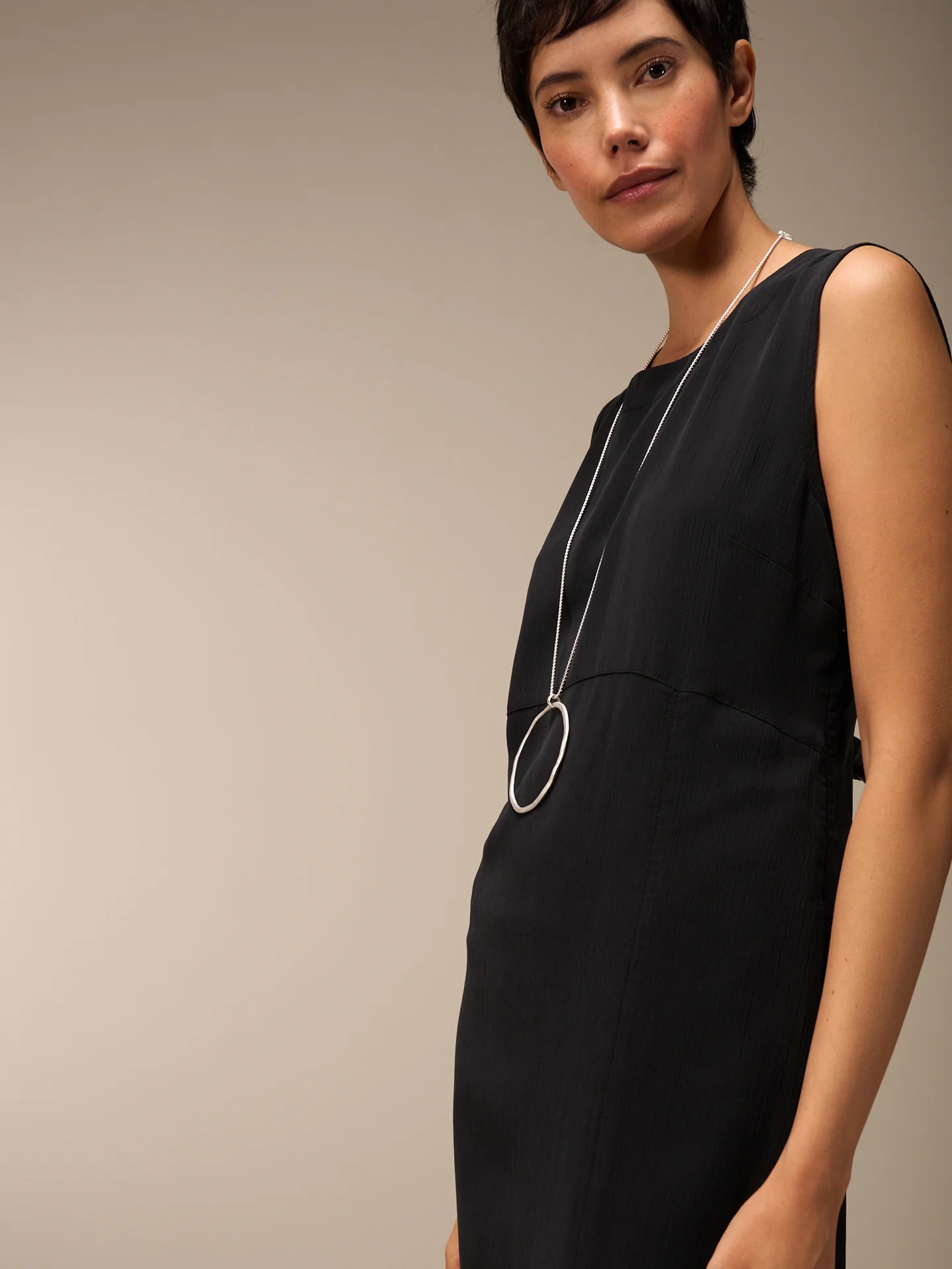 Kleid mit Rundhals - Image 2
