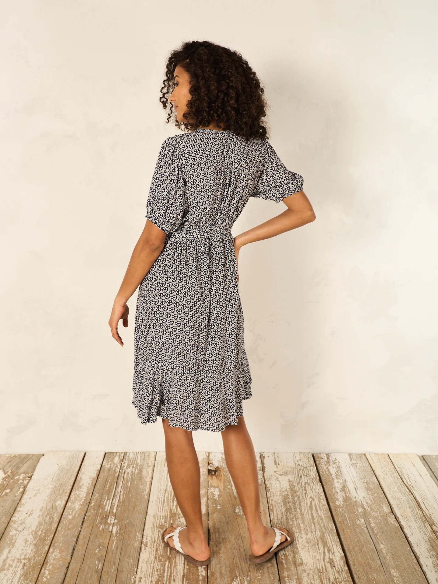 Kleid mit Volant - Image 10