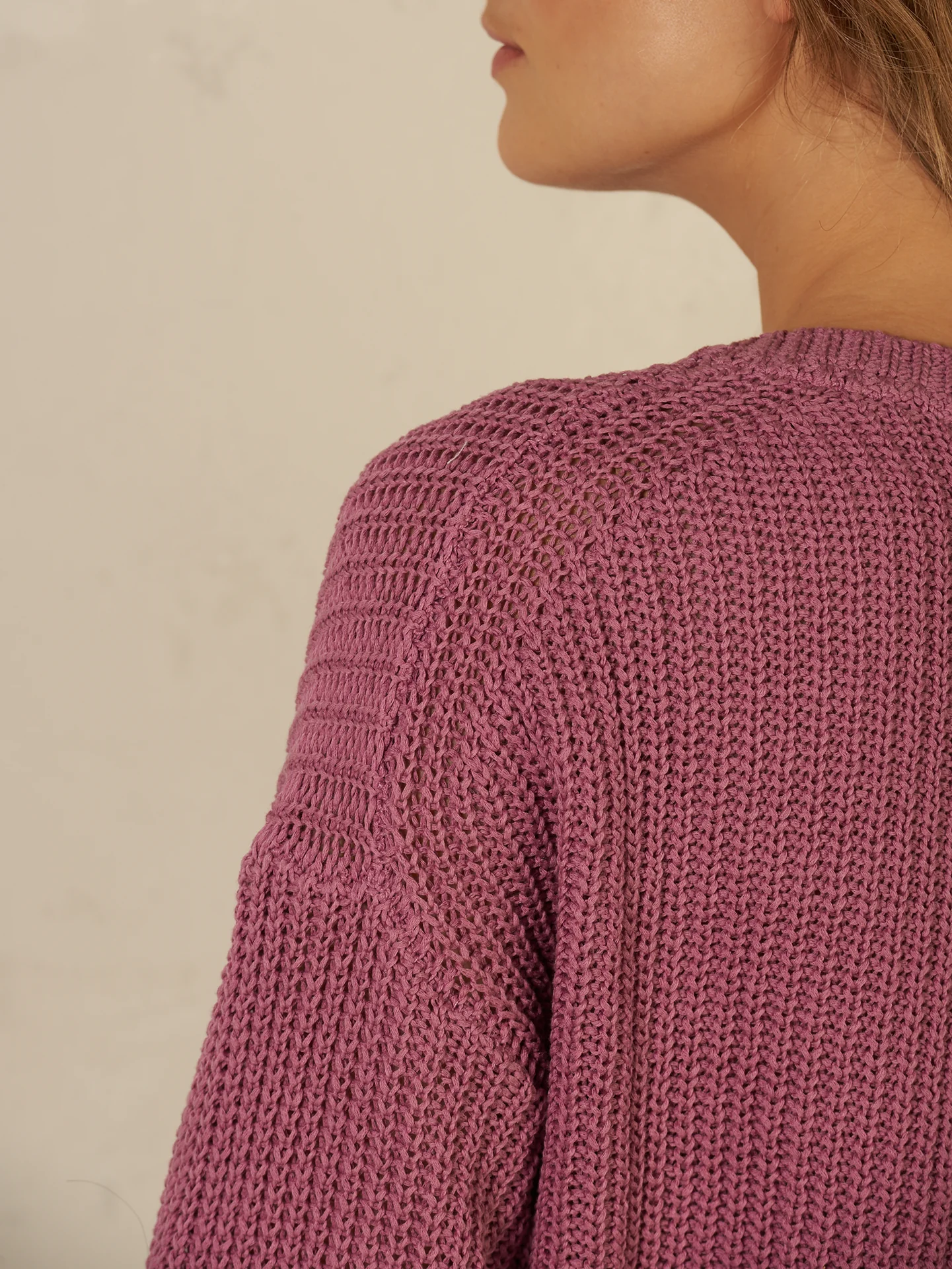 Pullover mit V-Ausschnitt - Image 8