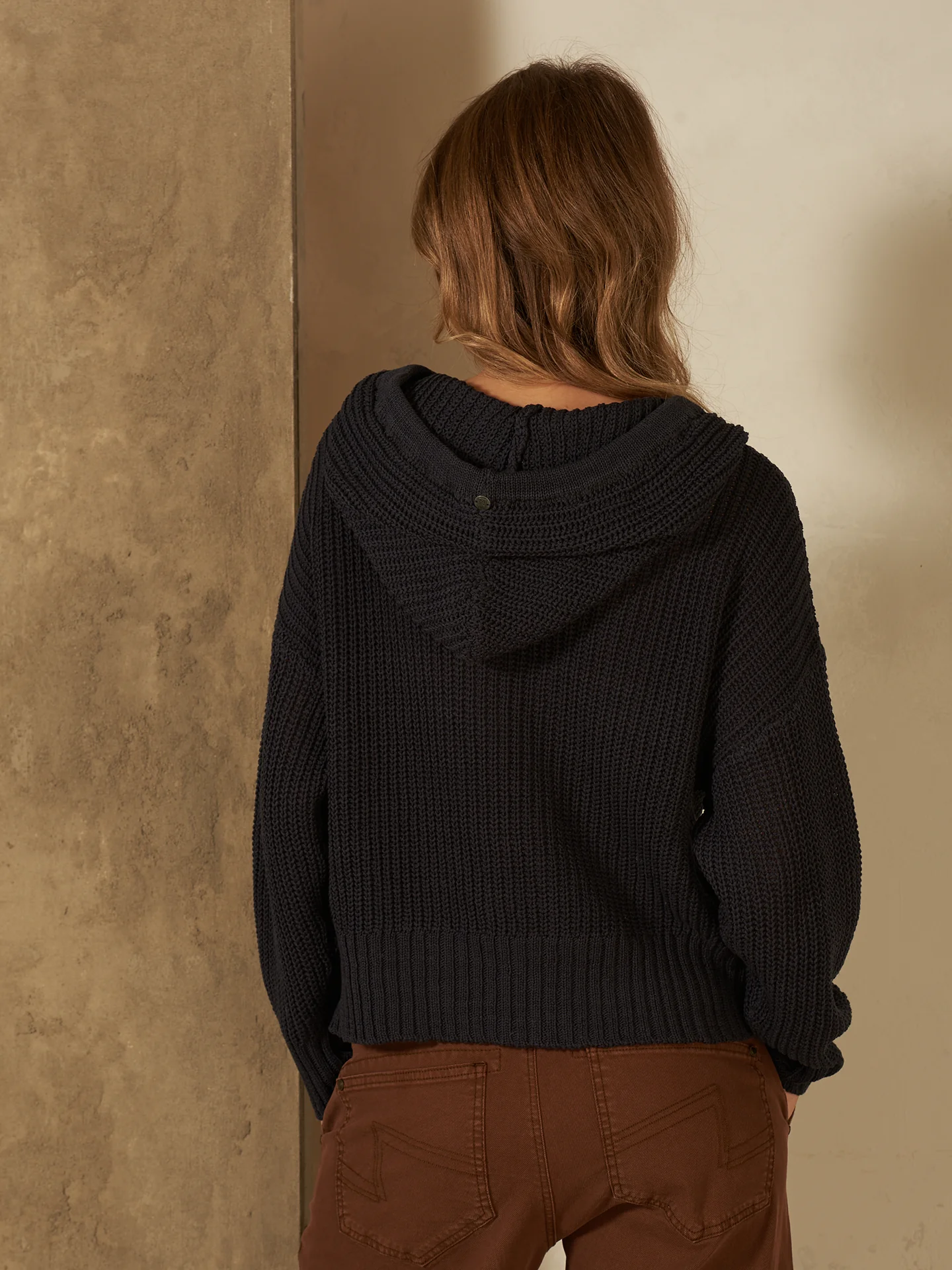 Pullover mit Kapuze - Image 13
