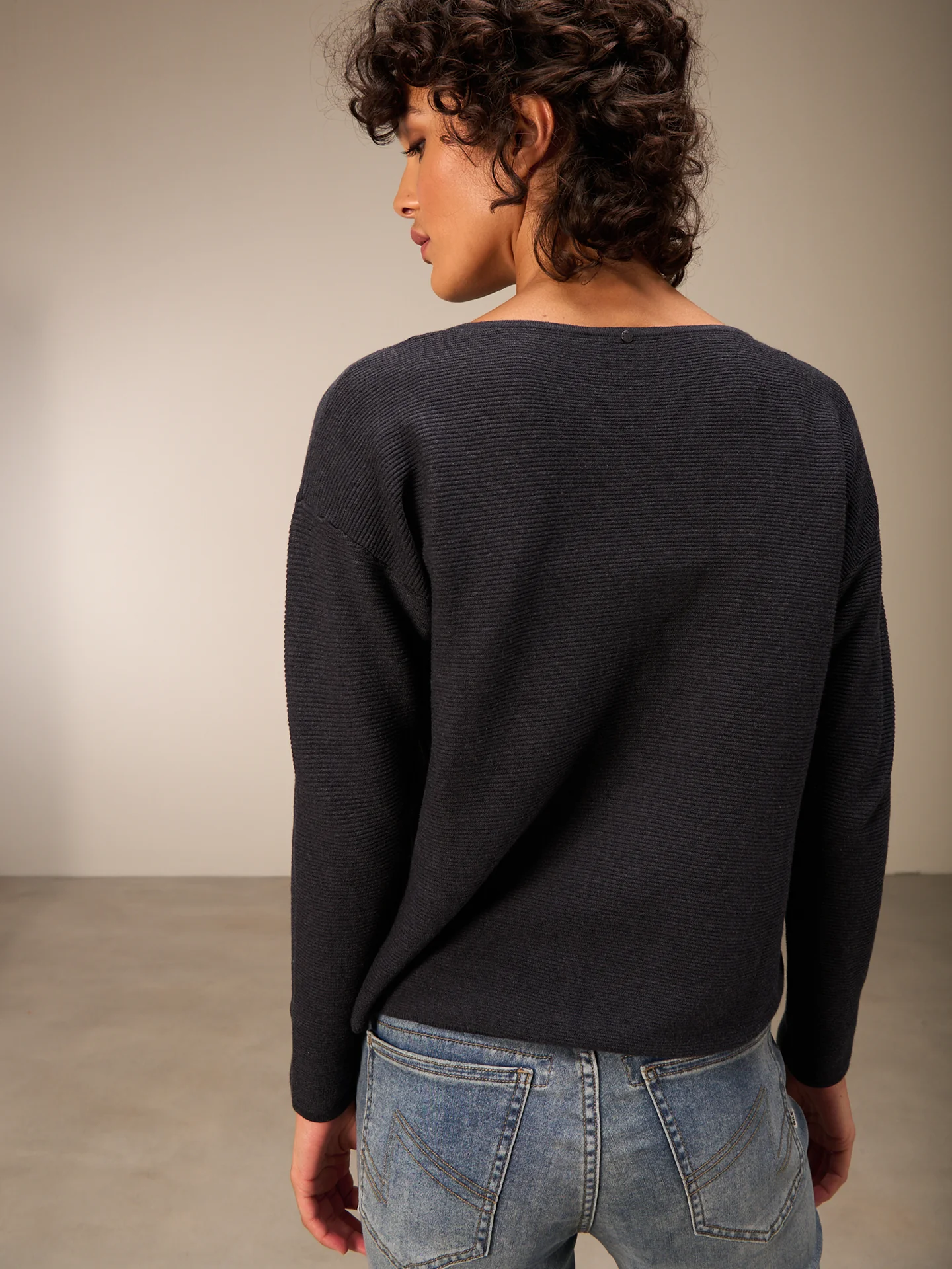 Pullover mit Rundauschnitt - Image 9