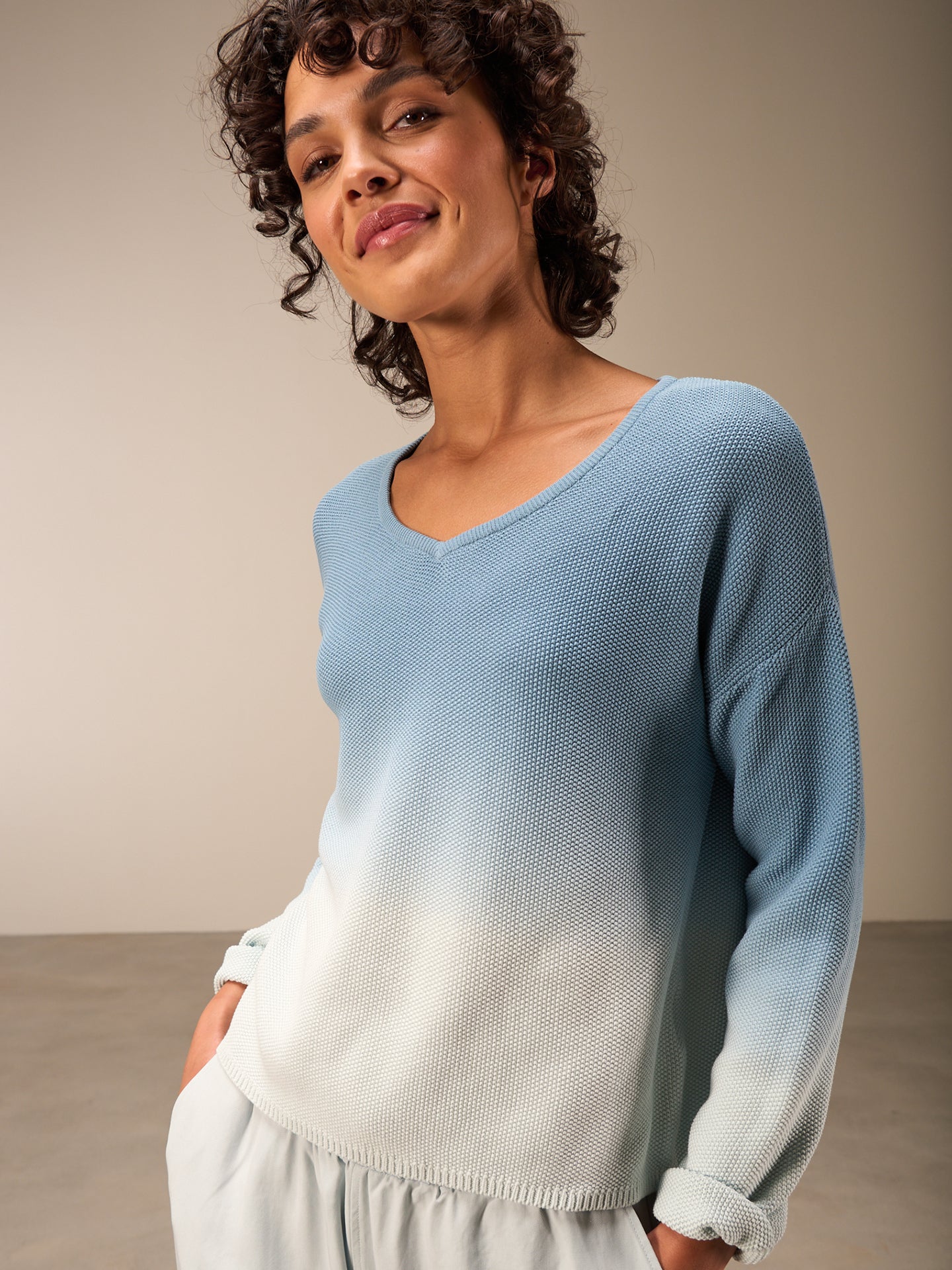Pullover mit V-Ausschnitt - Image 7