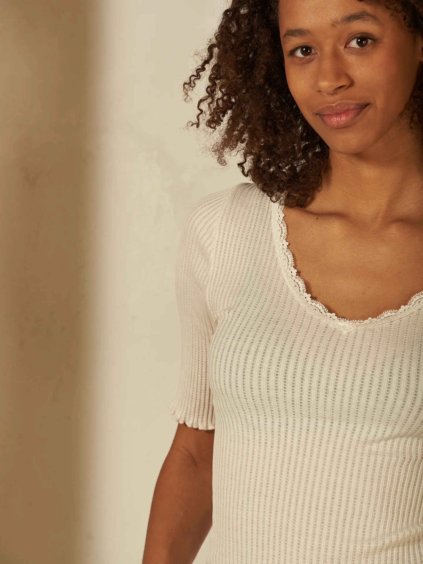 Shirt mit V-Ausschnitt - Image 7