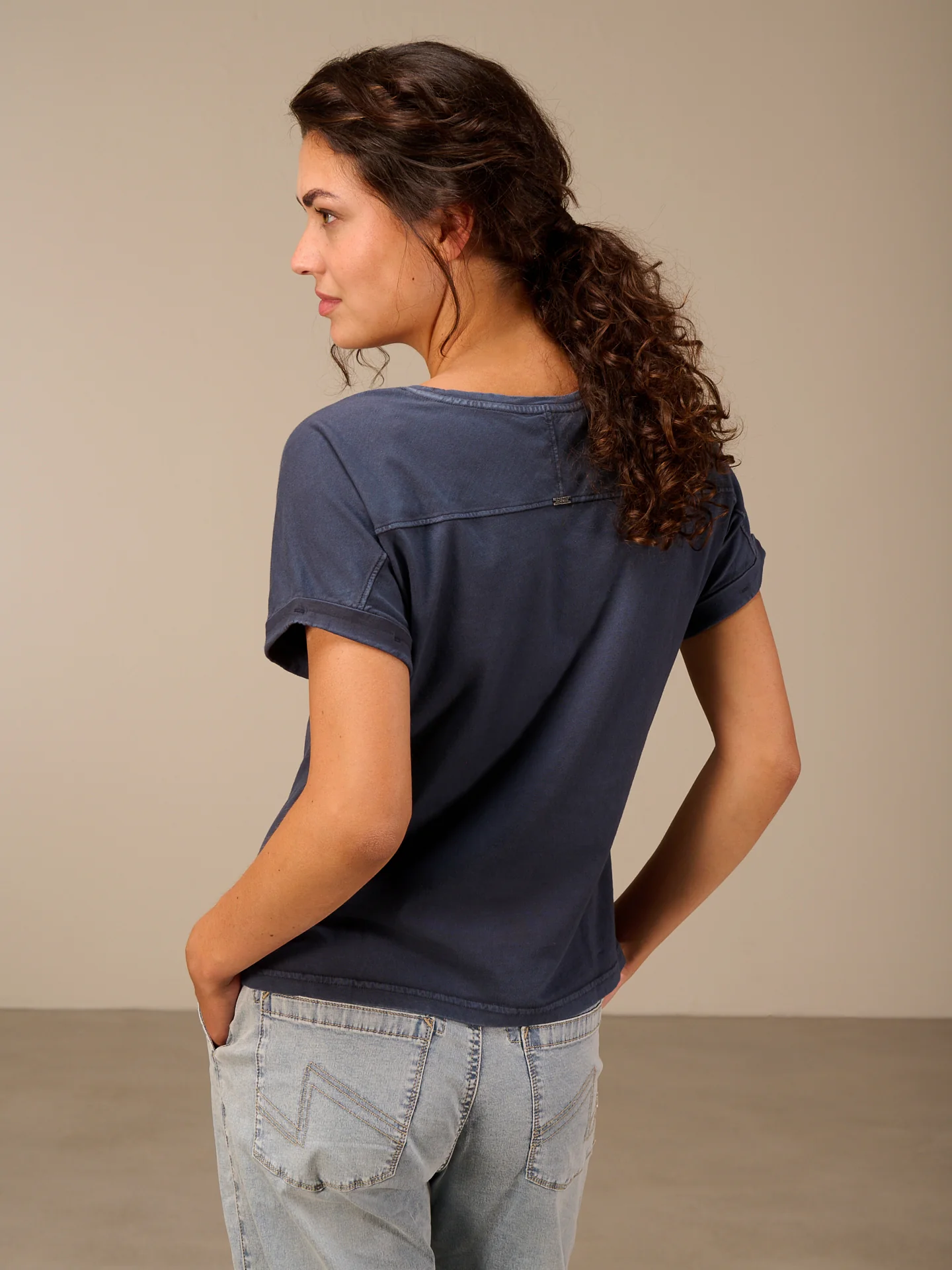 Shirt mit angeschnittenen Ärmeln - Image 4