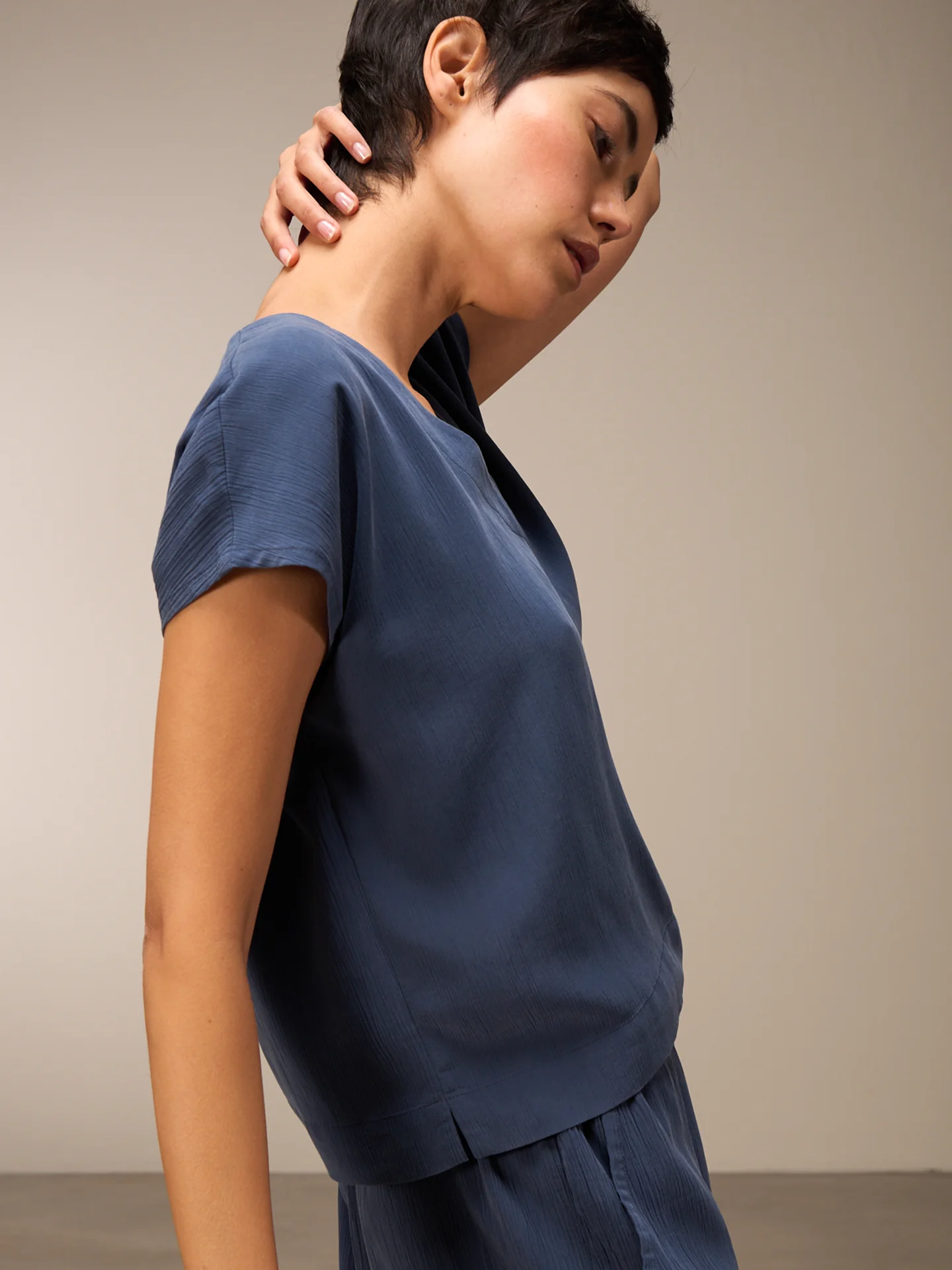 Shirt mit V-Ausschnitt - Image 7