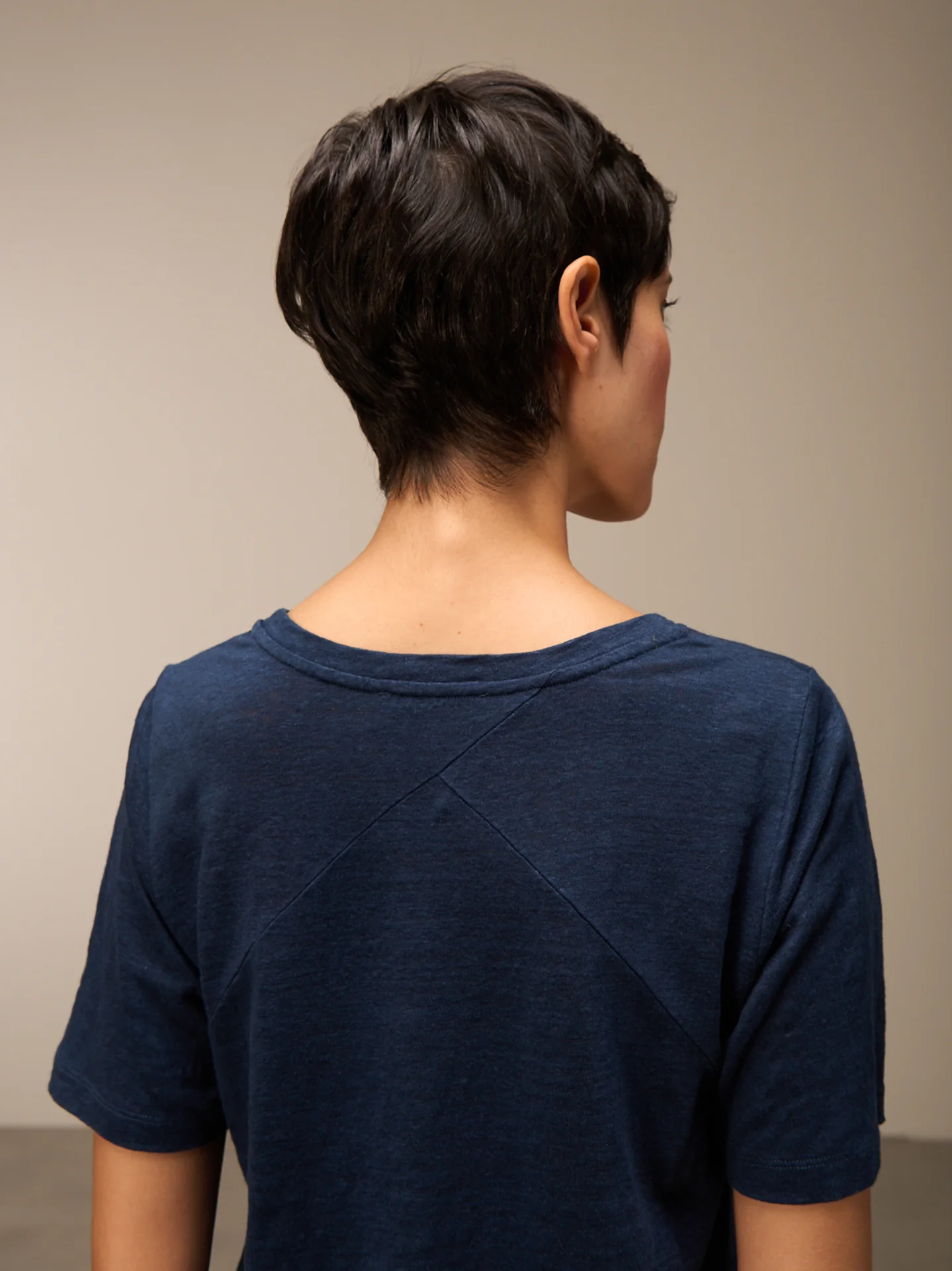 Shirt mit V-Ausschnitt - Image 3