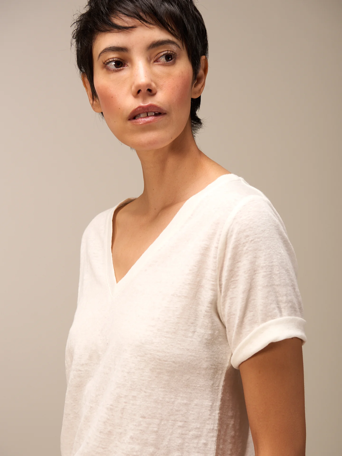 Shirt mit V-Ausschnitt - Image 9