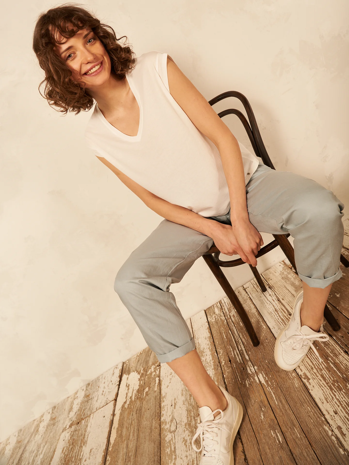 Shirt mit V-Ausschnitt - Image 14