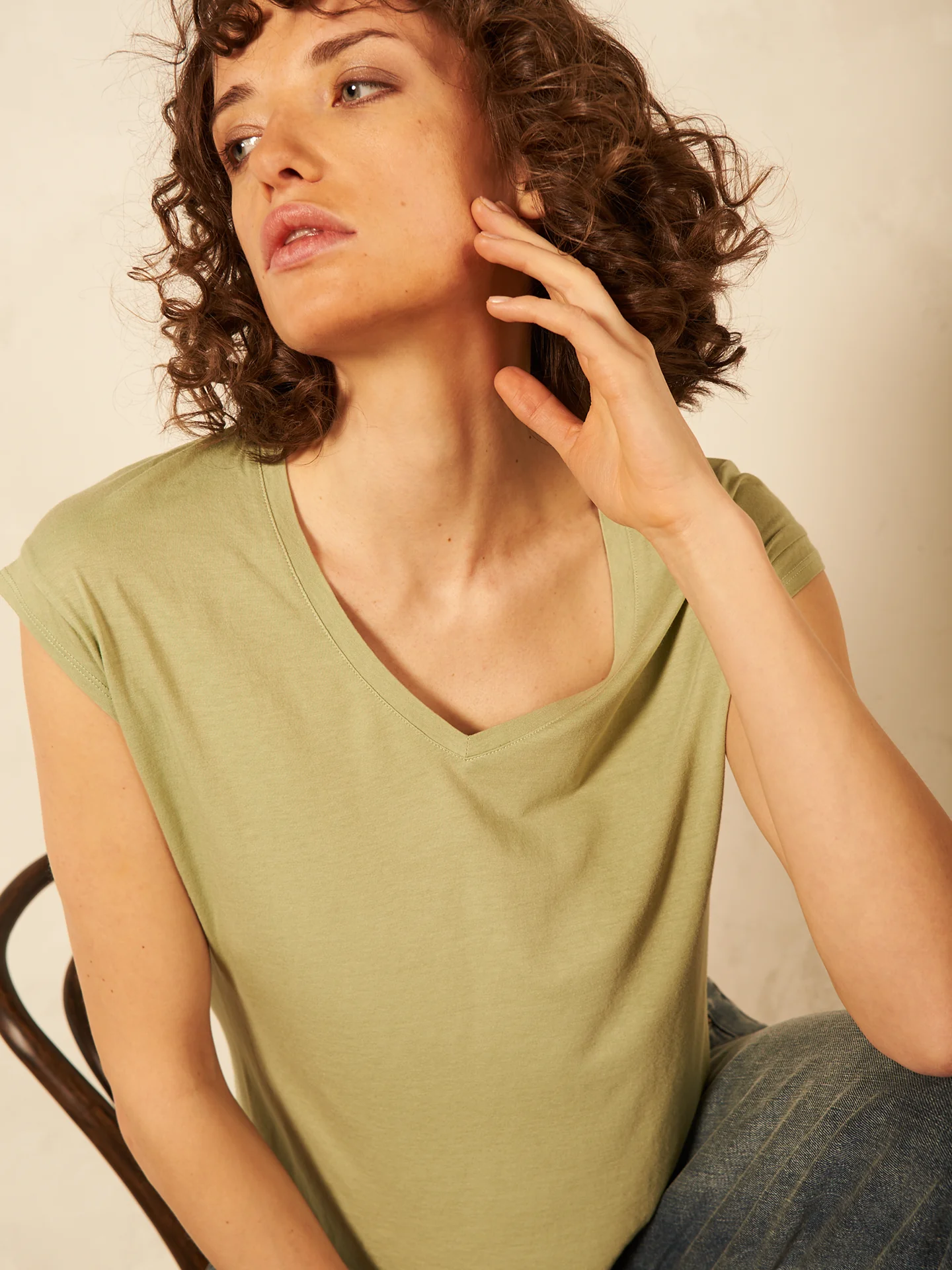 Shirt mit V-Ausschnitt - Image 6