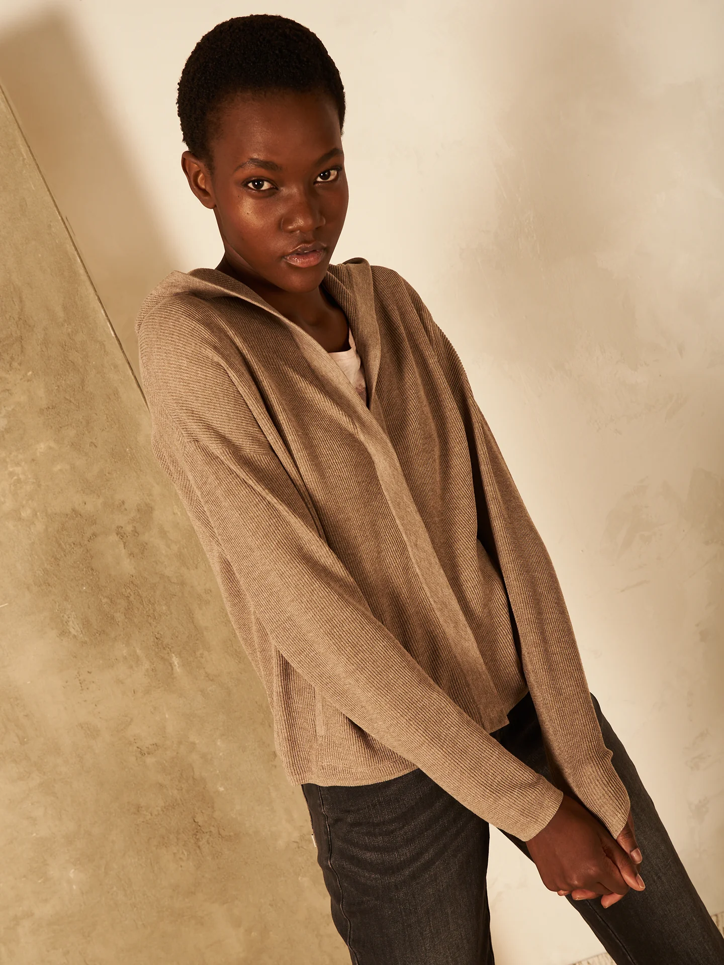 Strickjacke mit Kapuze