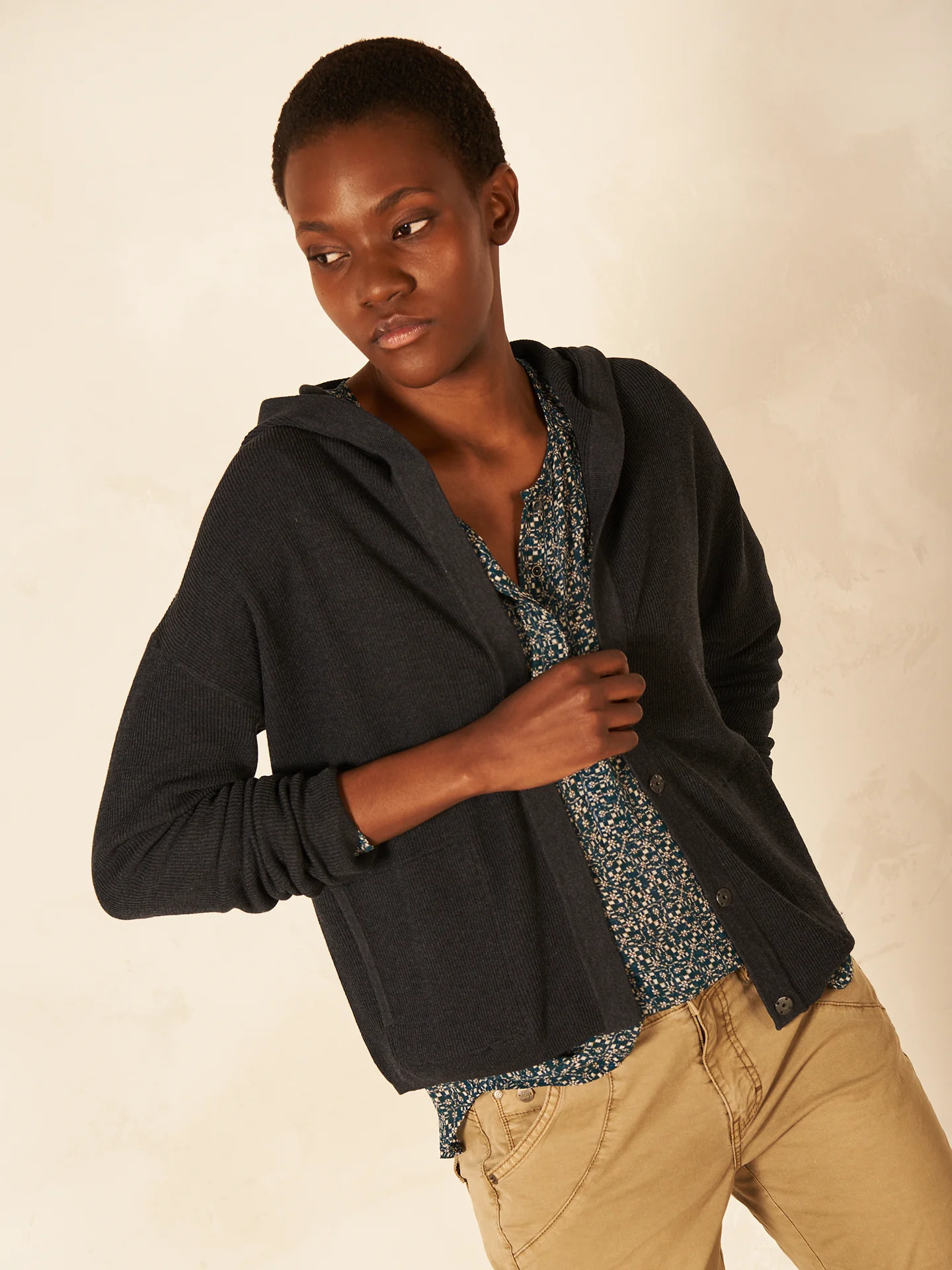 Strickjacke mit Kapuze - Image 6