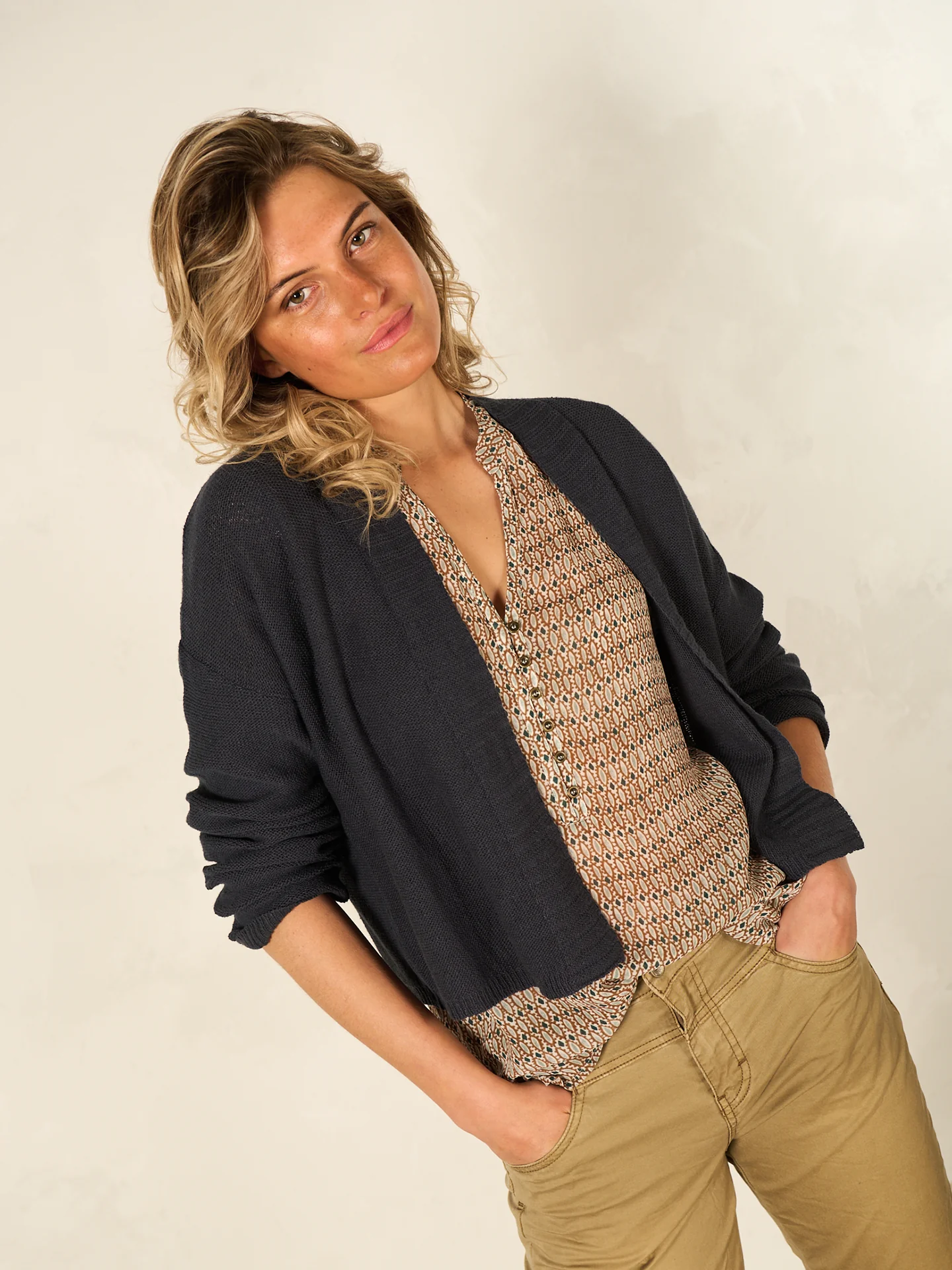 Strickjacke mit Leinen - Image 11
