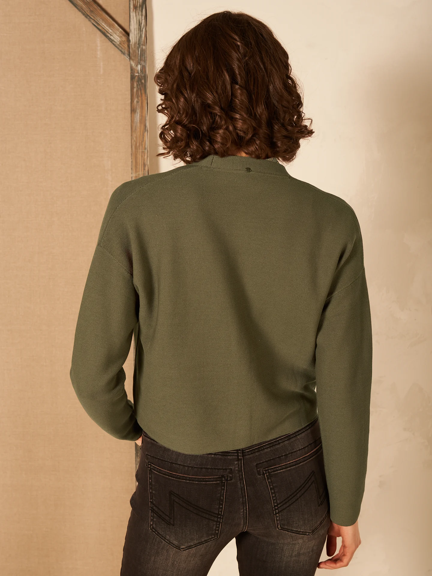Strickjacke mit V-Ausschnitt - Image 8