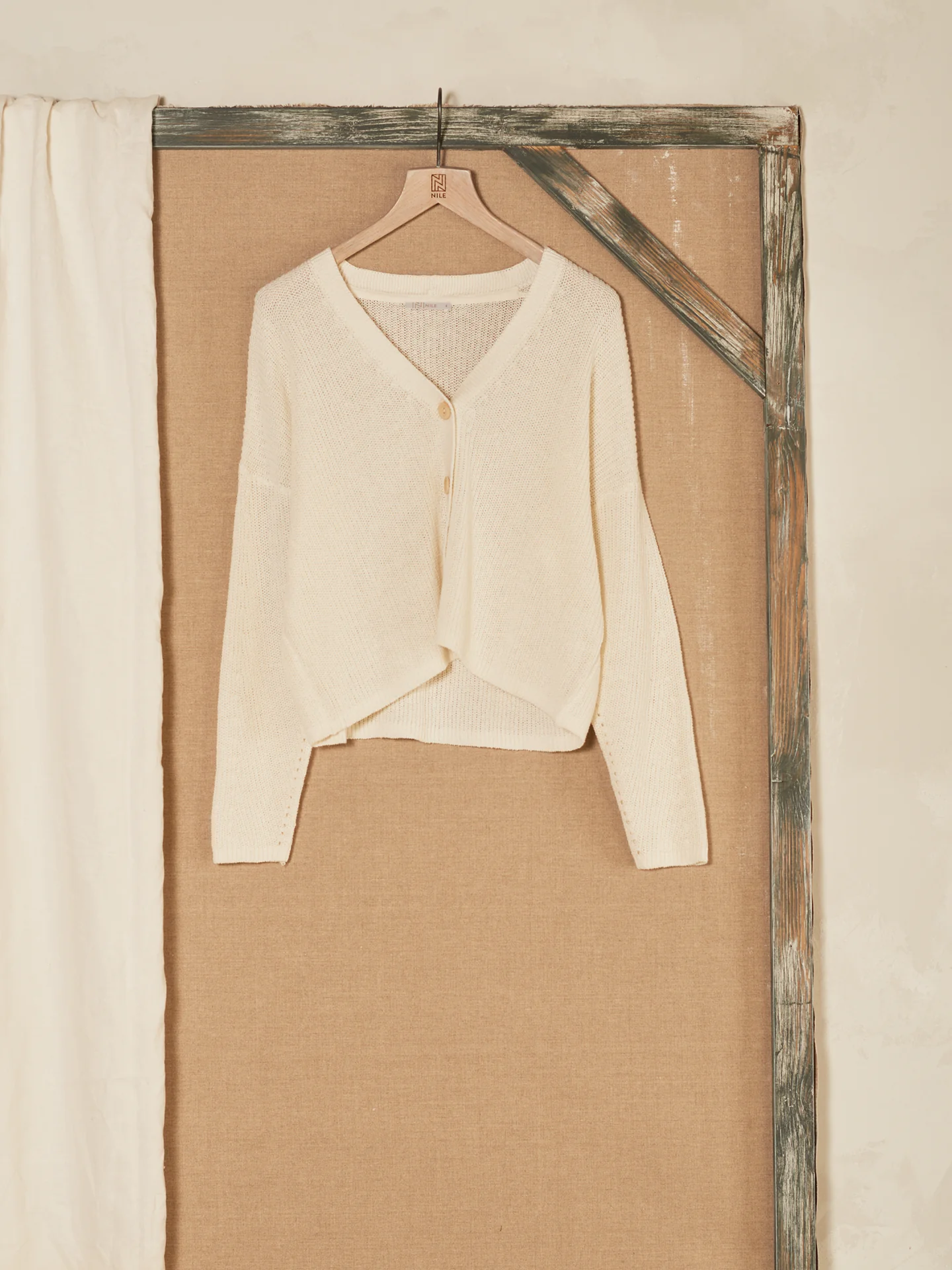 Strickjacke mit V-Ausschnitt - Image 15