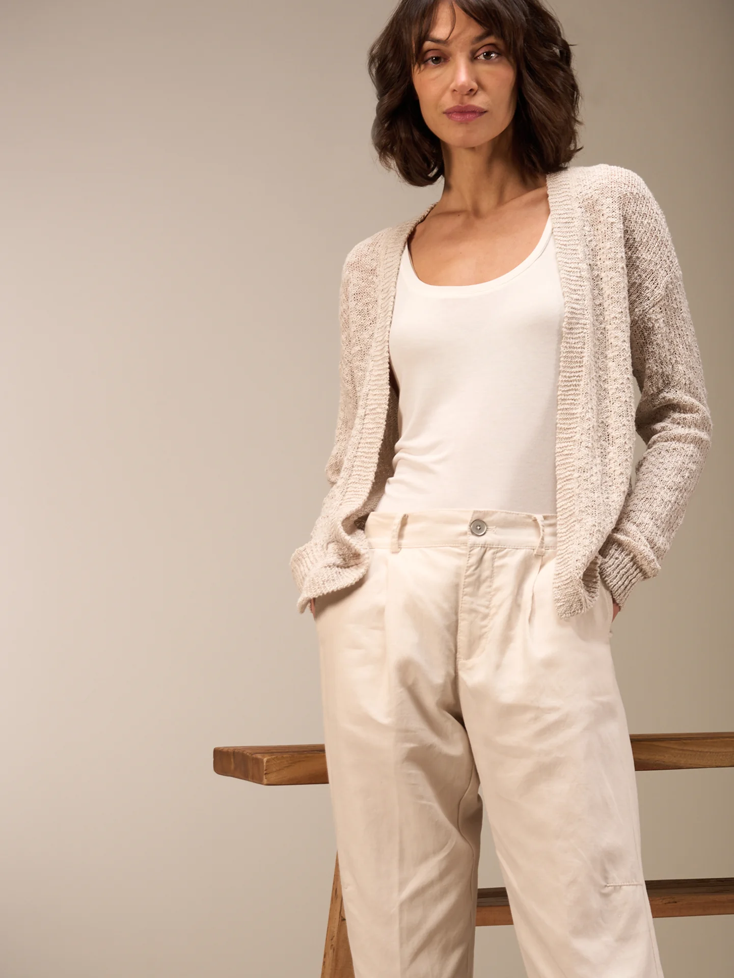Strickjacke mit V-Ausschnitt - Image 3