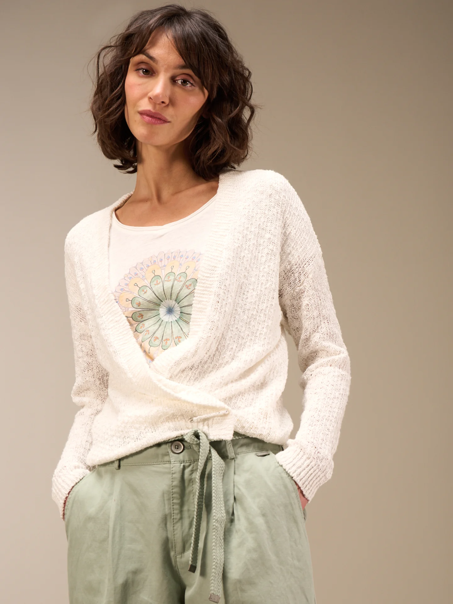 Strickjacke mit V-Ausschnitt - Image 8
