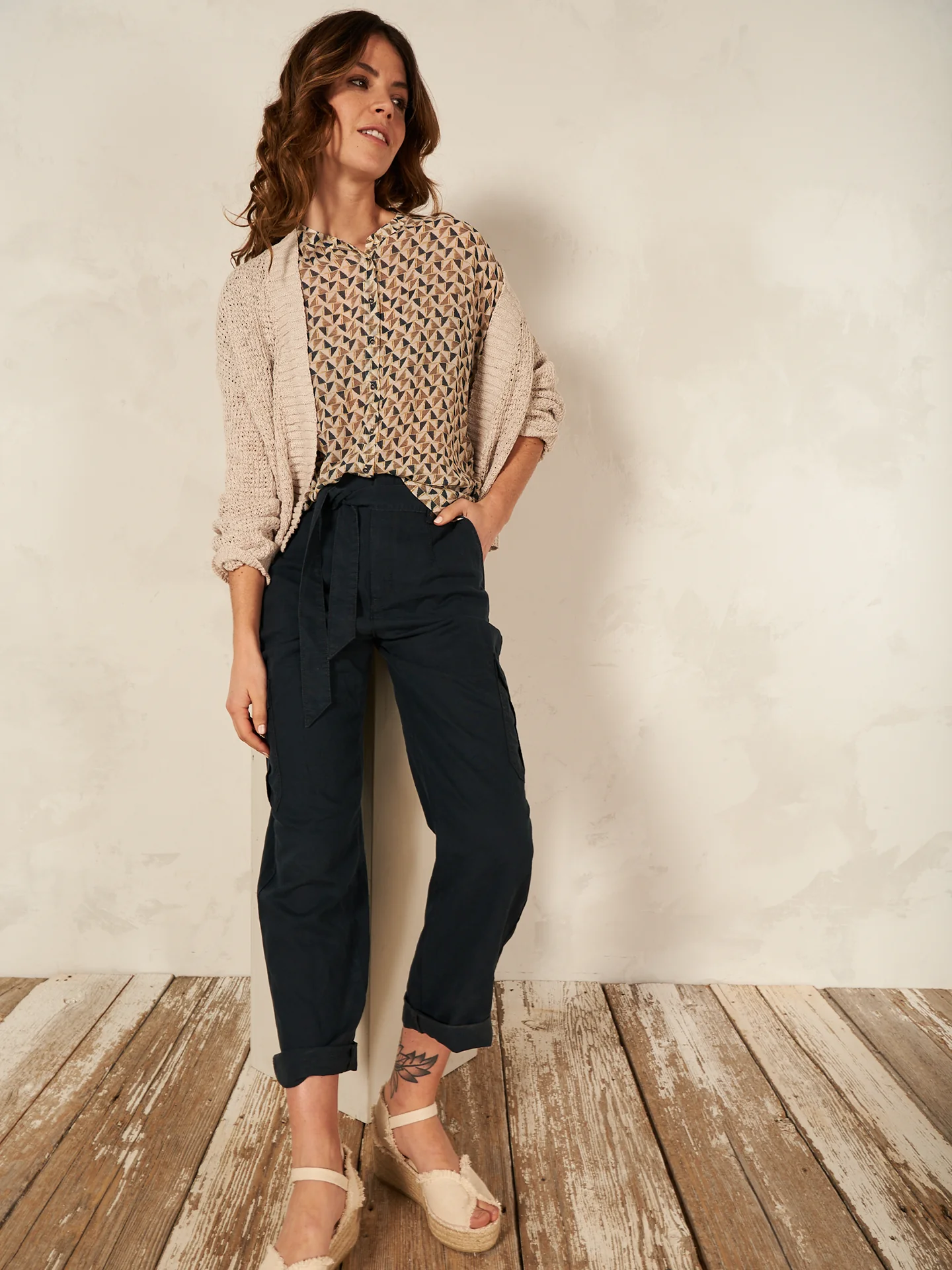 Strickjacke mit V-Ausschnitt - Image 4