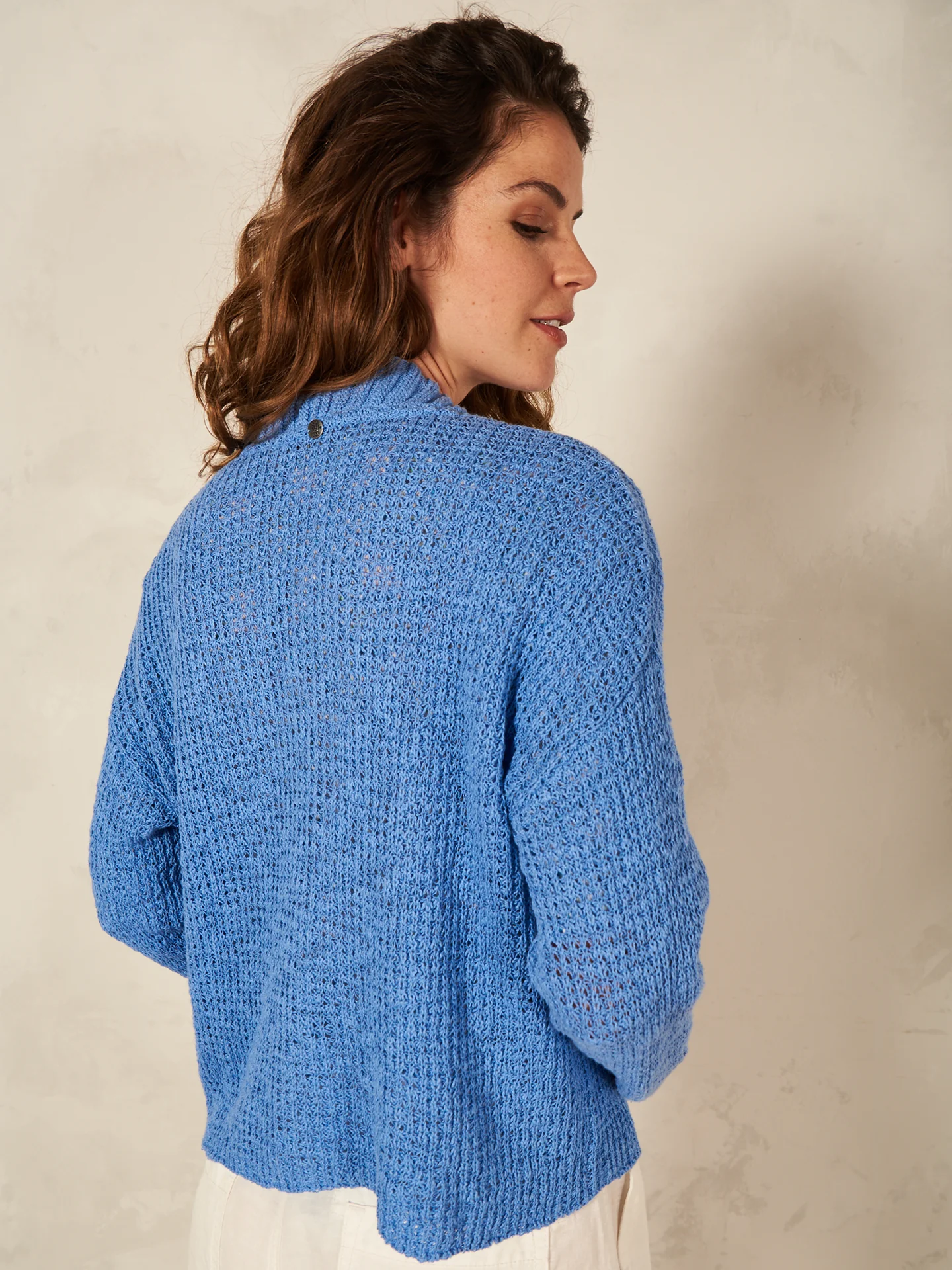 Strickjacke mit V-Ausschnitt - Image 7