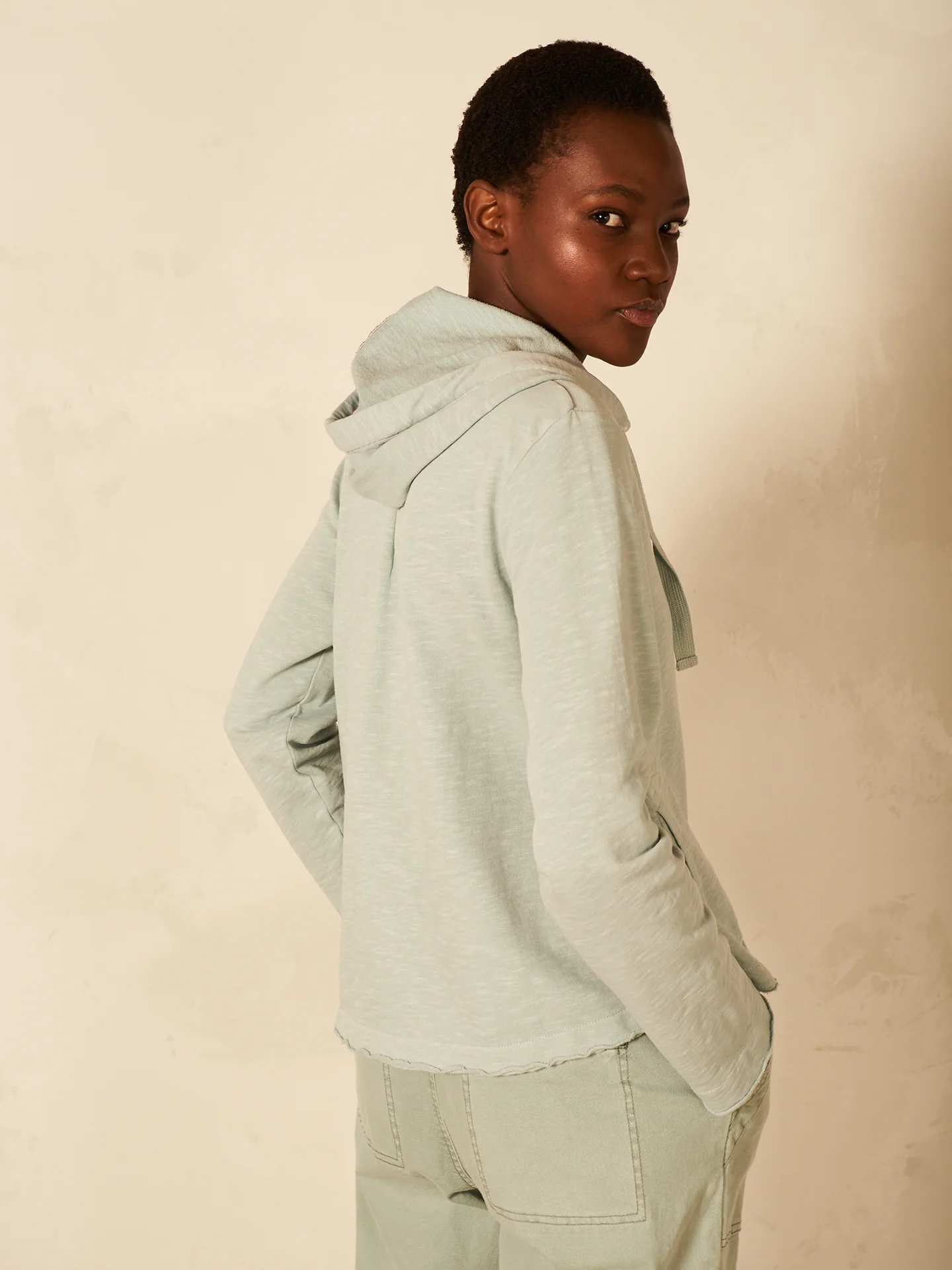 Sweatjacke mit Kapuze - Image 11