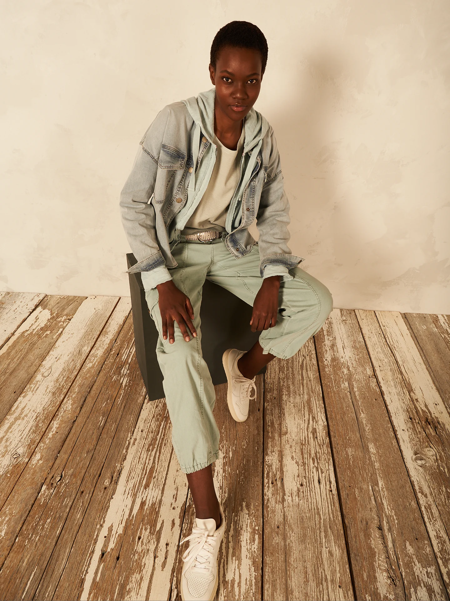 Sweatjacke mit Kapuze - Image 14