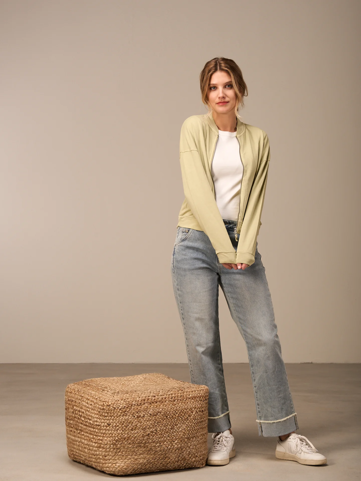 Sweatjacke mit Reissverschluss - Image 7